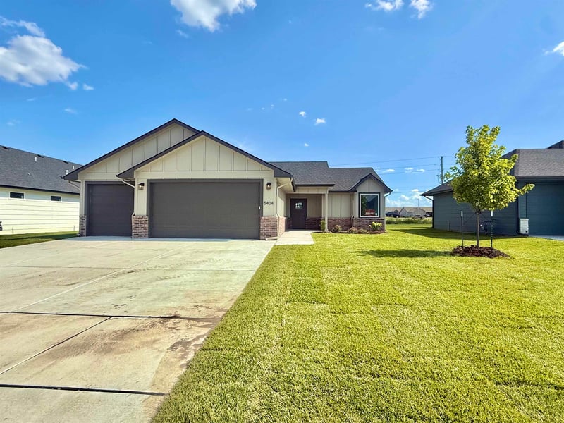 5404 Toben Ct, Bel Aire, KS 67226