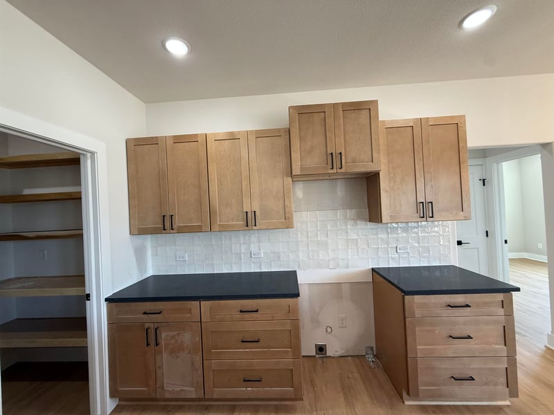 5404 Toben Ct, Bel Aire, KS 67226