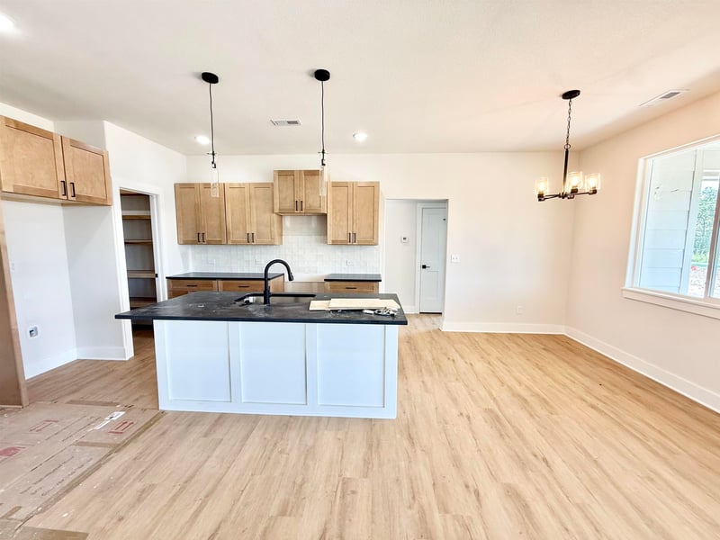 5404 Toben Ct, Bel Aire, KS 67226