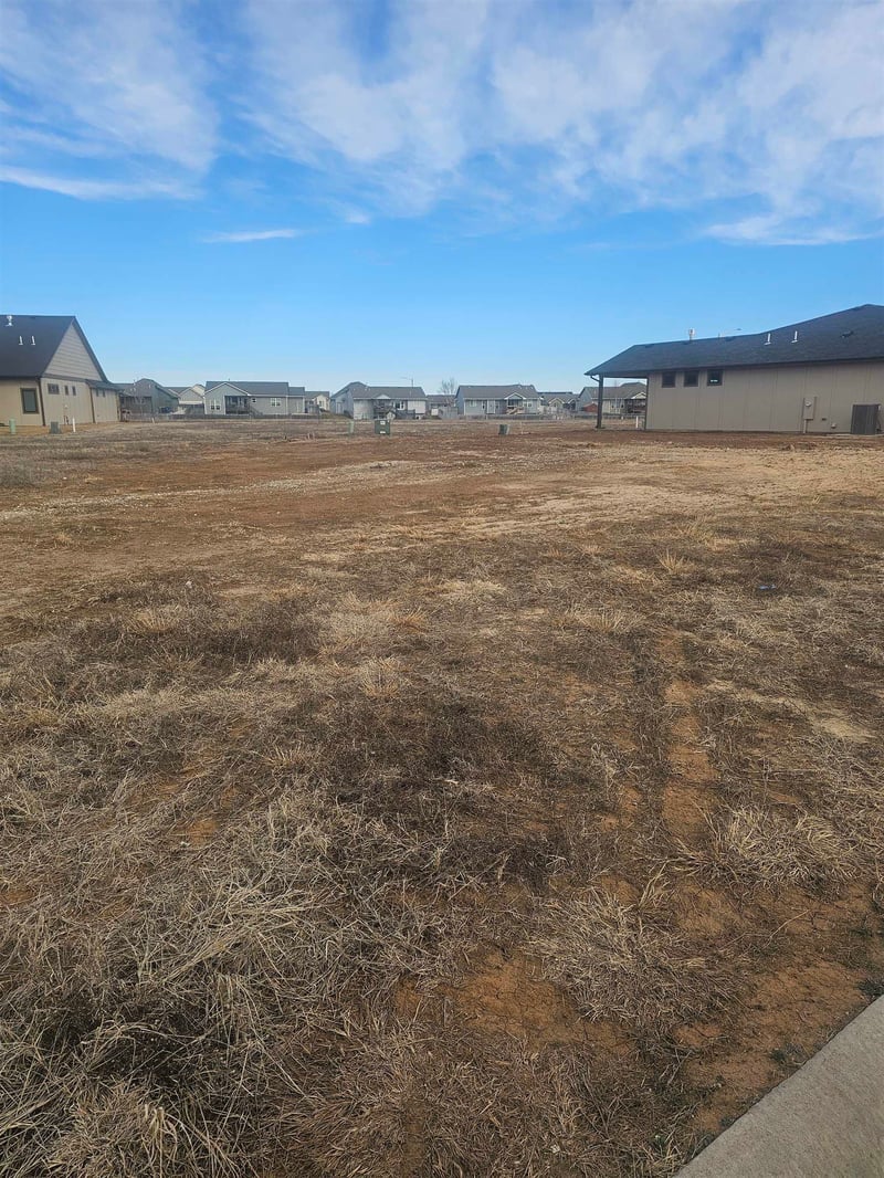 1606 Dove Pl, Goddard, KS 67052