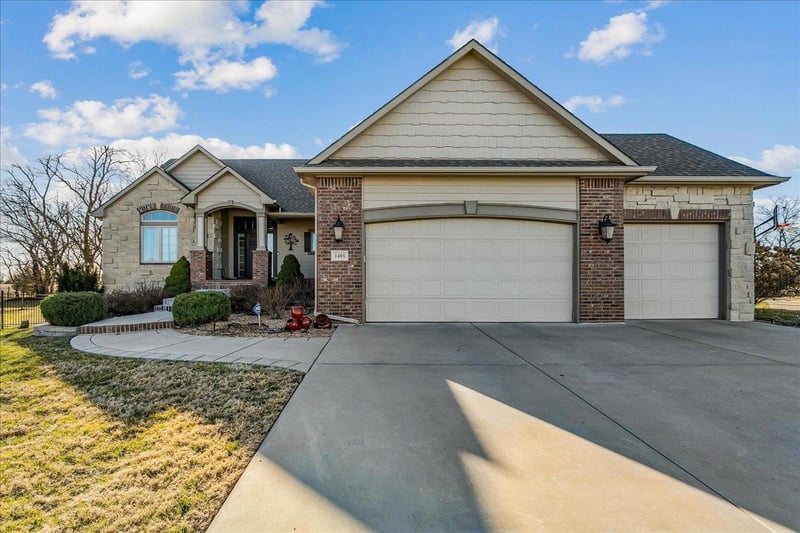 1401 Shadow Rock Dr, Andover, KS 67002