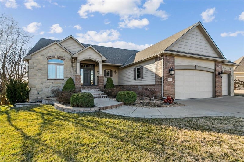 1401 Shadow Rock Dr, Andover, KS 67002