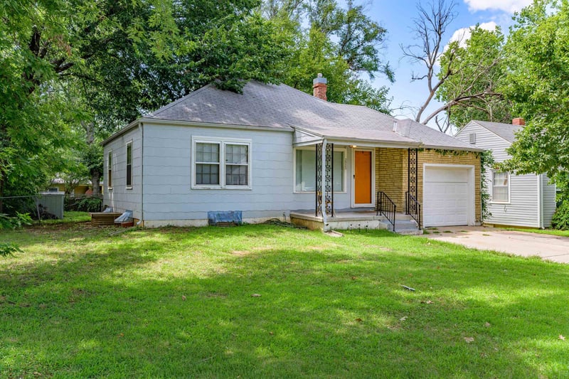 2023 Terrace Dr, Wichita, KS 67218-5043