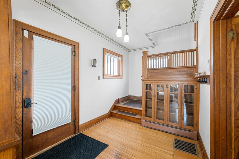 224 N 1st St, Lindsborg, KS 67456