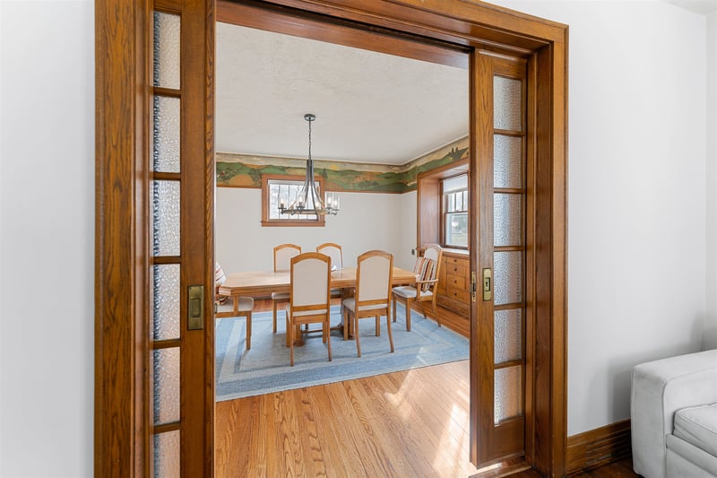 224 N 1st St, Lindsborg, KS 67456