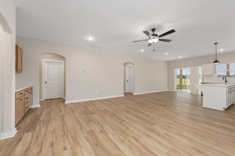 813 Rainbow Lake St, Wichita, KS 67235