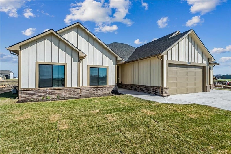 1530 Appleton St, Valley Center, KS 67147