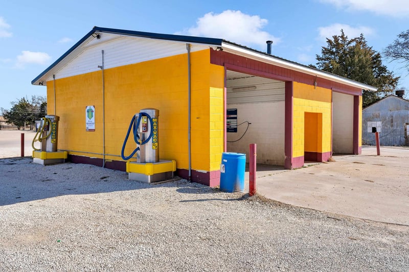 423 Colorado Ave, Burrton, KS 67020