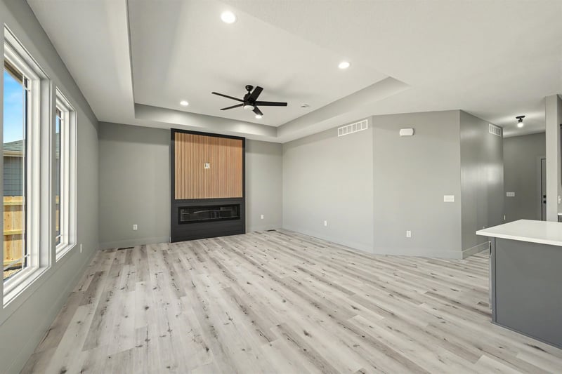 2824 Crystal Lake Dr, Salina, KS 67401