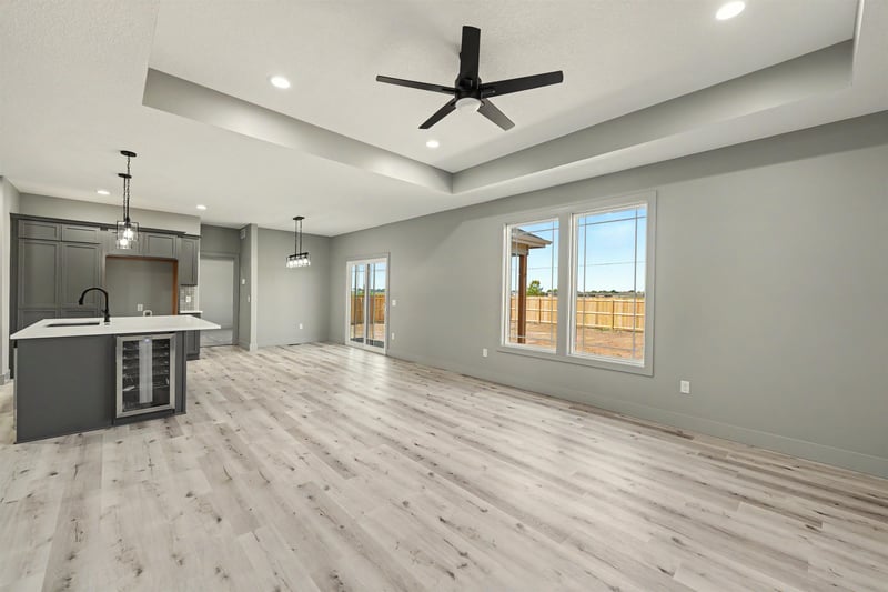 2824 Crystal Lake Dr, Salina, KS 67401