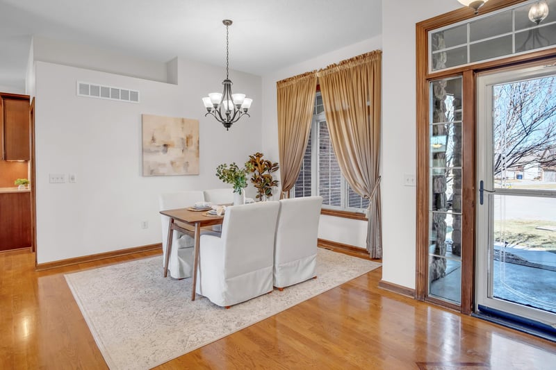 611 Autumn Glen Ct, Newton, KS 67114