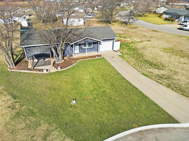 523 Circle Ct, Burrton, KS 67020