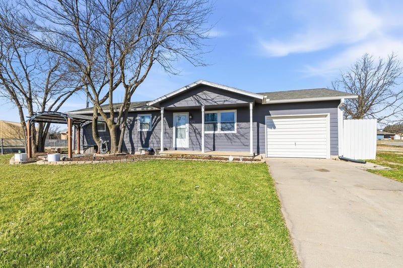523 Circle Ct, Burrton, KS 67020