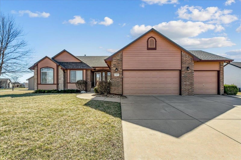2407 N Flutter Ln, Wichita, KS 67228