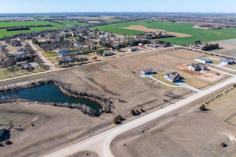 000 Siedl Dr, Garden Plain, KS 67050