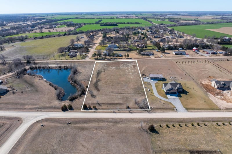 000 Siedl Dr, Garden Plain, KS 67050