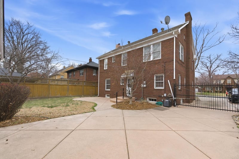 260 S Dellrose Ave, Wichita, KS 67218