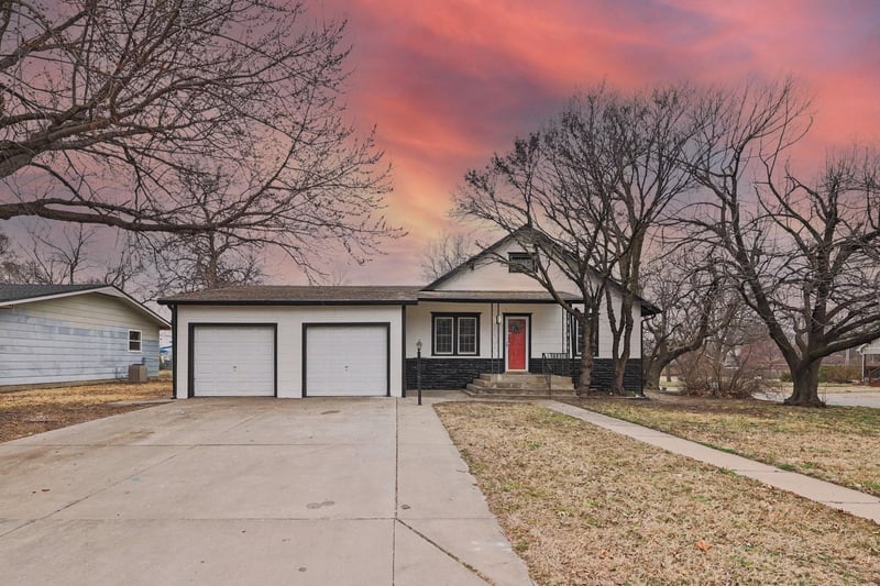 721 5th St, Newton, KS 67114