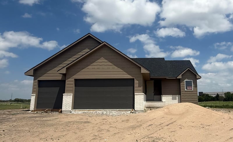 5432 Toben Ct, Bel Aire, KS 67226
