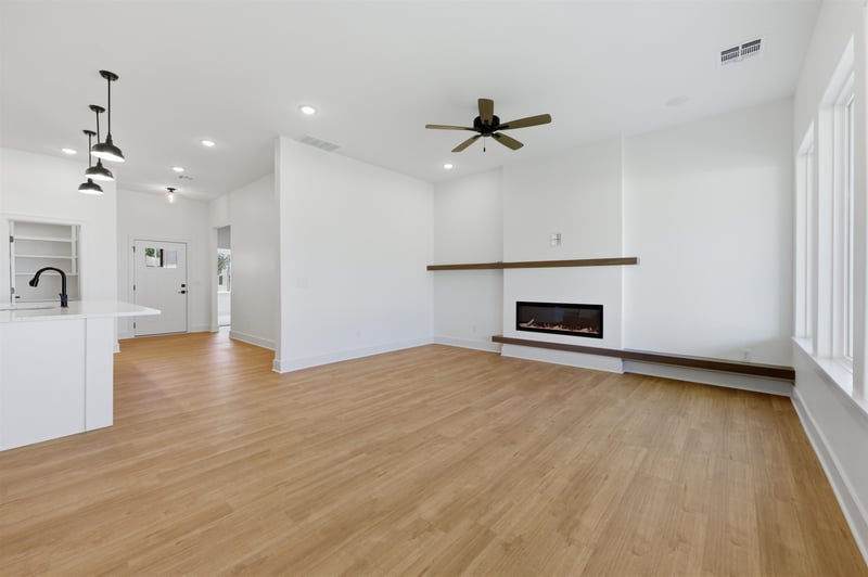 508 E Elmwood St, Park City, KS 67147