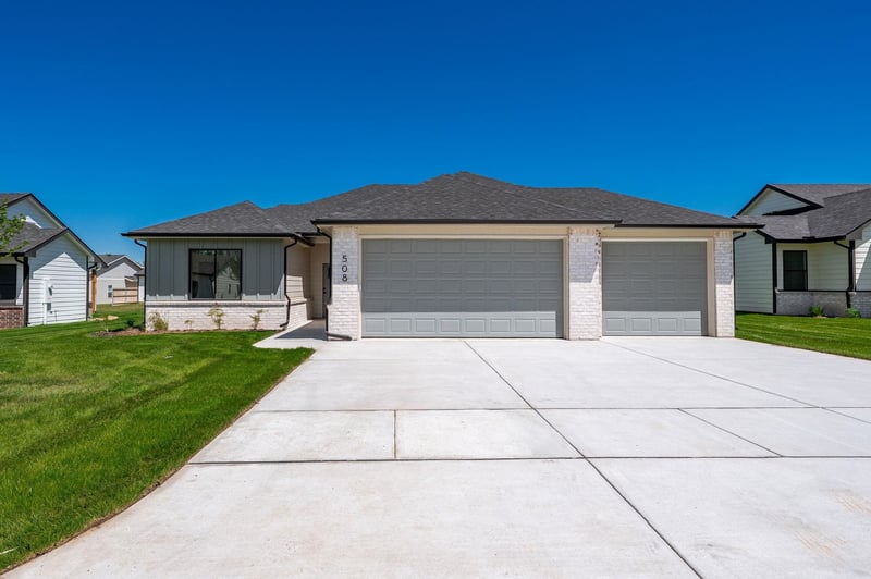 508 E Elmwood St, Park City, KS 67147