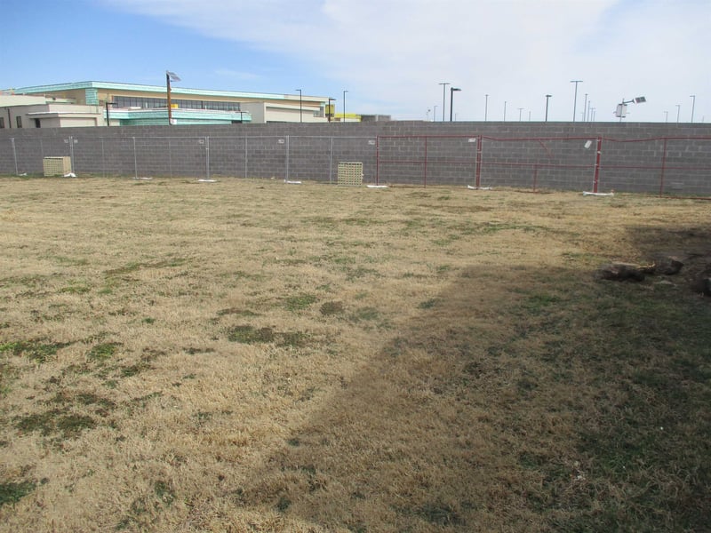 3206 Macarthur Rd, Wichita, KS 67217