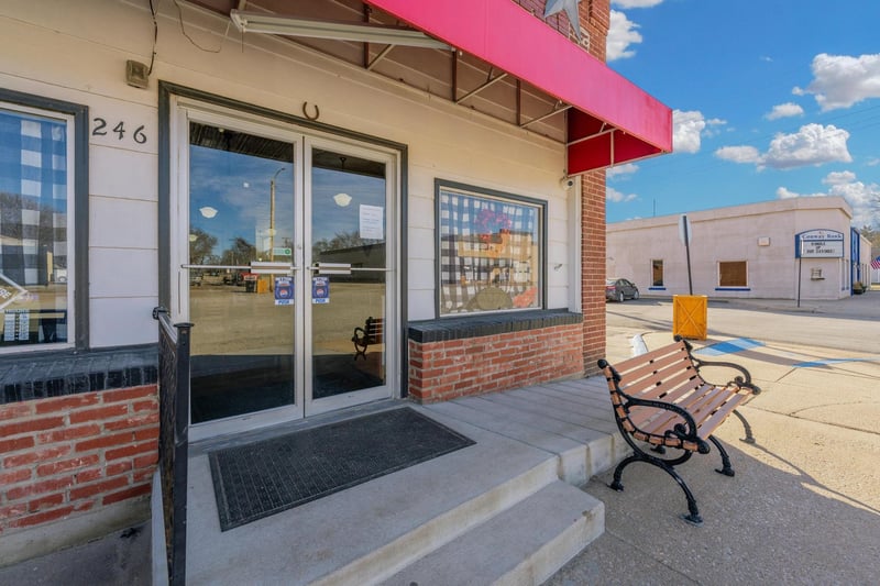 242 Main St, Norwich, KS 67118