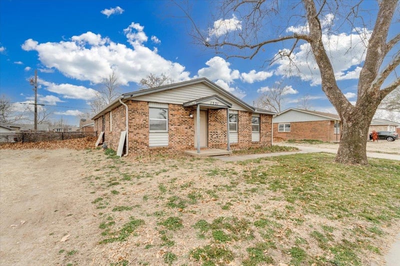 1521 Catalina St, Wichita, KS 67216