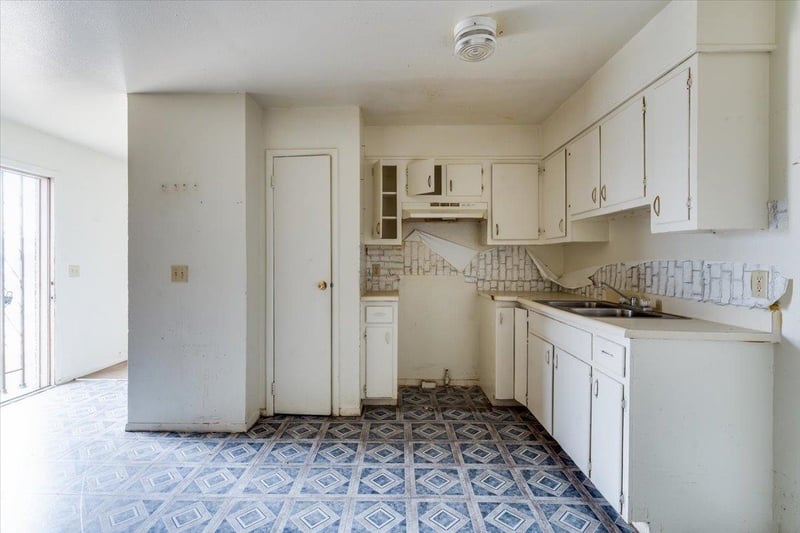 1607 Catalina St, Wichita, KS 67216