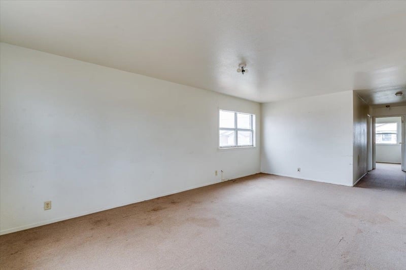 1607 Catalina St, Wichita, KS 67216