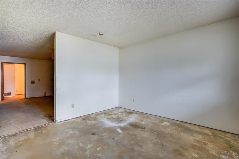 828 N Poplar, Wichita, KS 67214