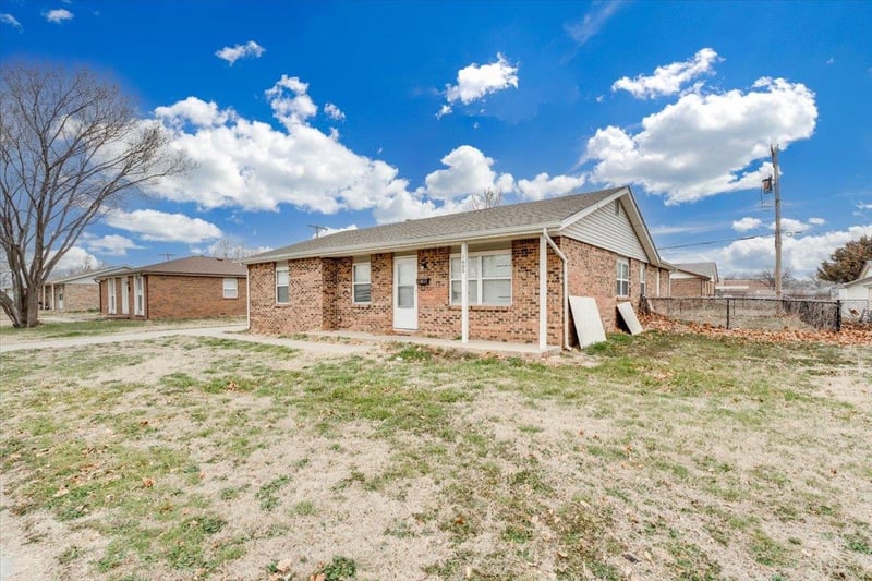 1608 Catalina St, Wichita, KS 67216
