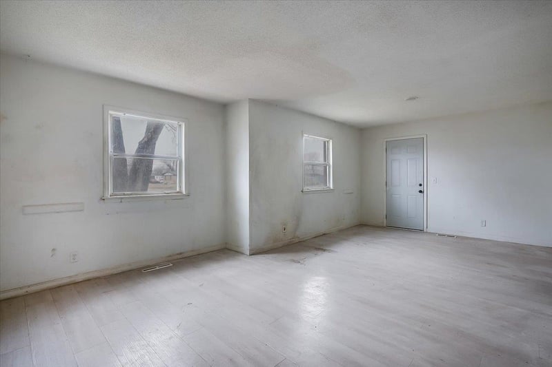 1502 Catalina St, Wichita, KS 67216