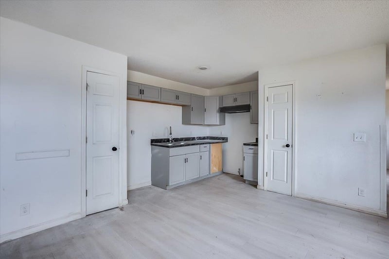 1502 Catalina St, Wichita, KS 67216