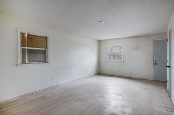 1502 E Catalina St, Wichita, KS 67216