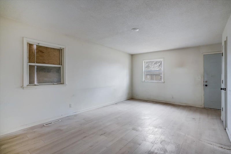1502 Catalina St, Wichita, KS 67216