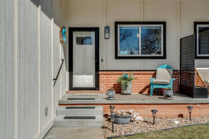918 N Bayshore St, Wichita, KS 67212