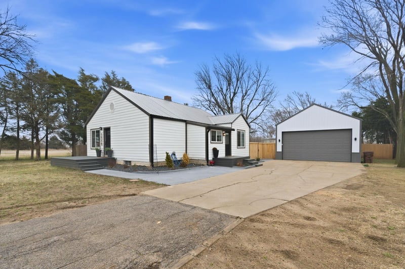 1520 S 383rd St W, Cheney, KS 67025