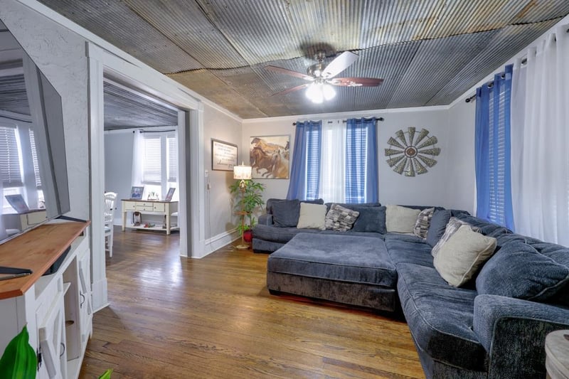 414 A St, Arkansas City, KS 67005