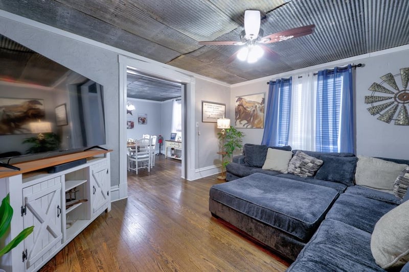 414 A St, Arkansas City, KS 67005