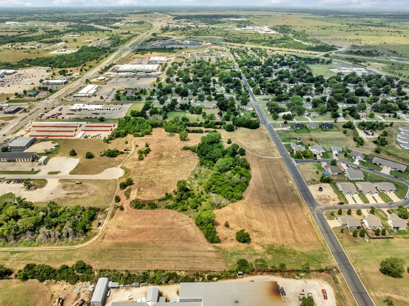 222 Millheisler Rd, El Dorado, KS 67042