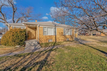 6124 E Harry St #6126 E Harry St, Wichita, KS 67218