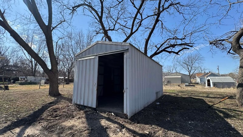 907 Gordy St, El Dorado, KS 67042
