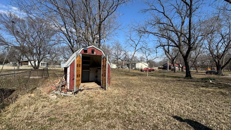907 Gordy St, El Dorado, KS 67042