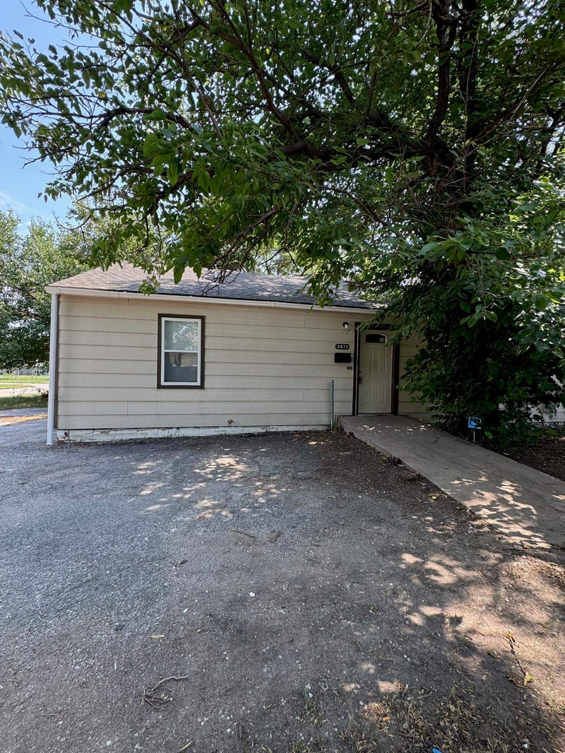 2673 Holyoke St, Wichita, KS 67210