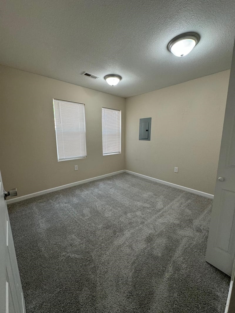 2673 Holyoke St, Wichita, KS 67210