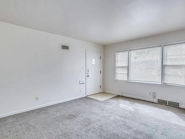 6142 Harry St, Wichita, KS 67218