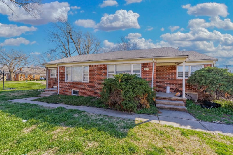 6142 Harry St, Wichita, KS 67218