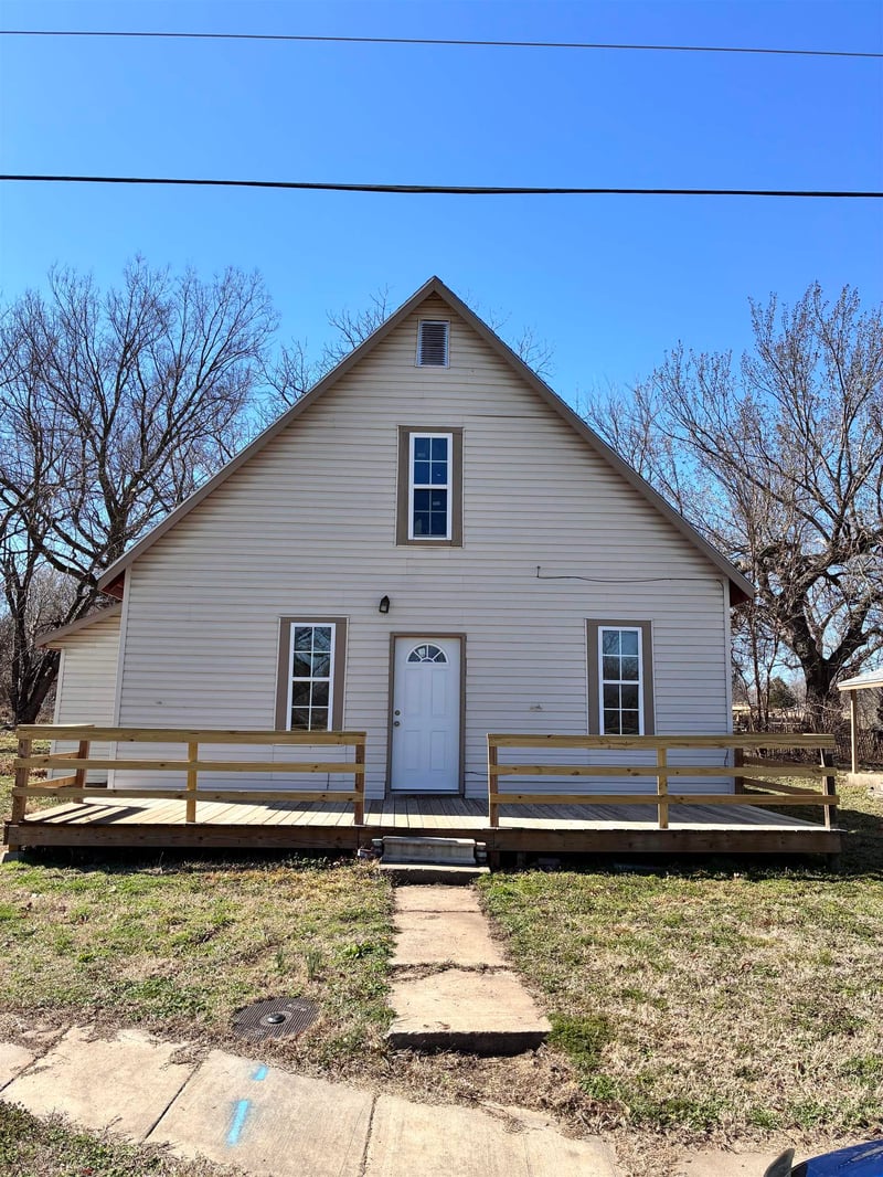 817 Gordy , El Dorado, KS 67042