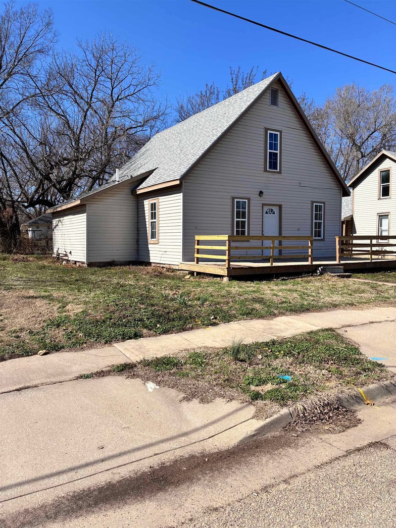 817 Gordy , El Dorado, KS 67042